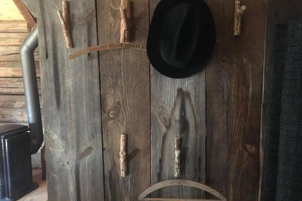 La Cabane De L'Homme Tranquille Le Tretien Exterior photo